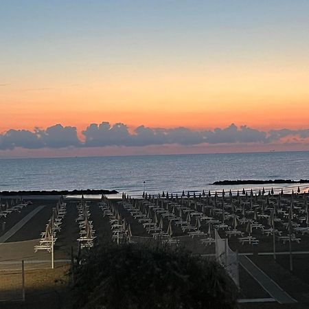 Hotel Cliff Rimini Kültér fotó