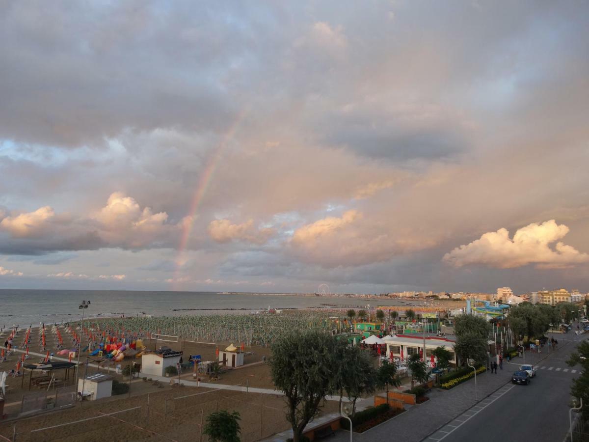 Hotel Cliff Rimini Kültér fotó