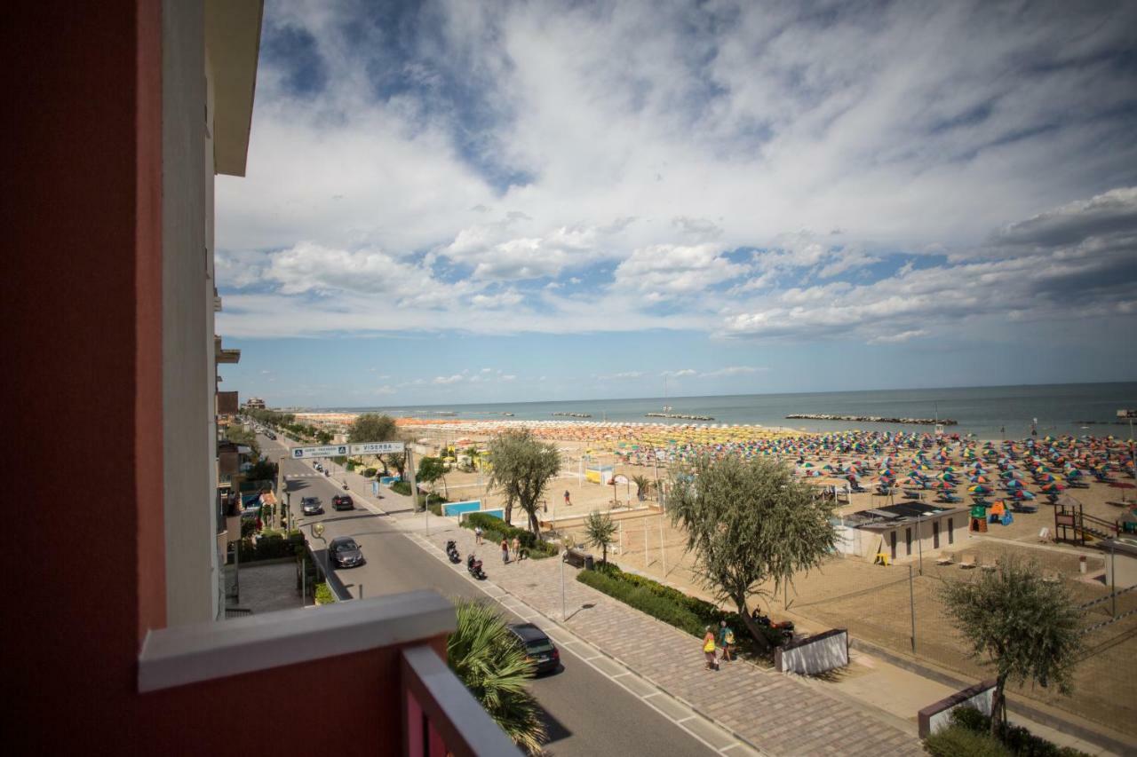 Hotel Cliff Rimini Kültér fotó